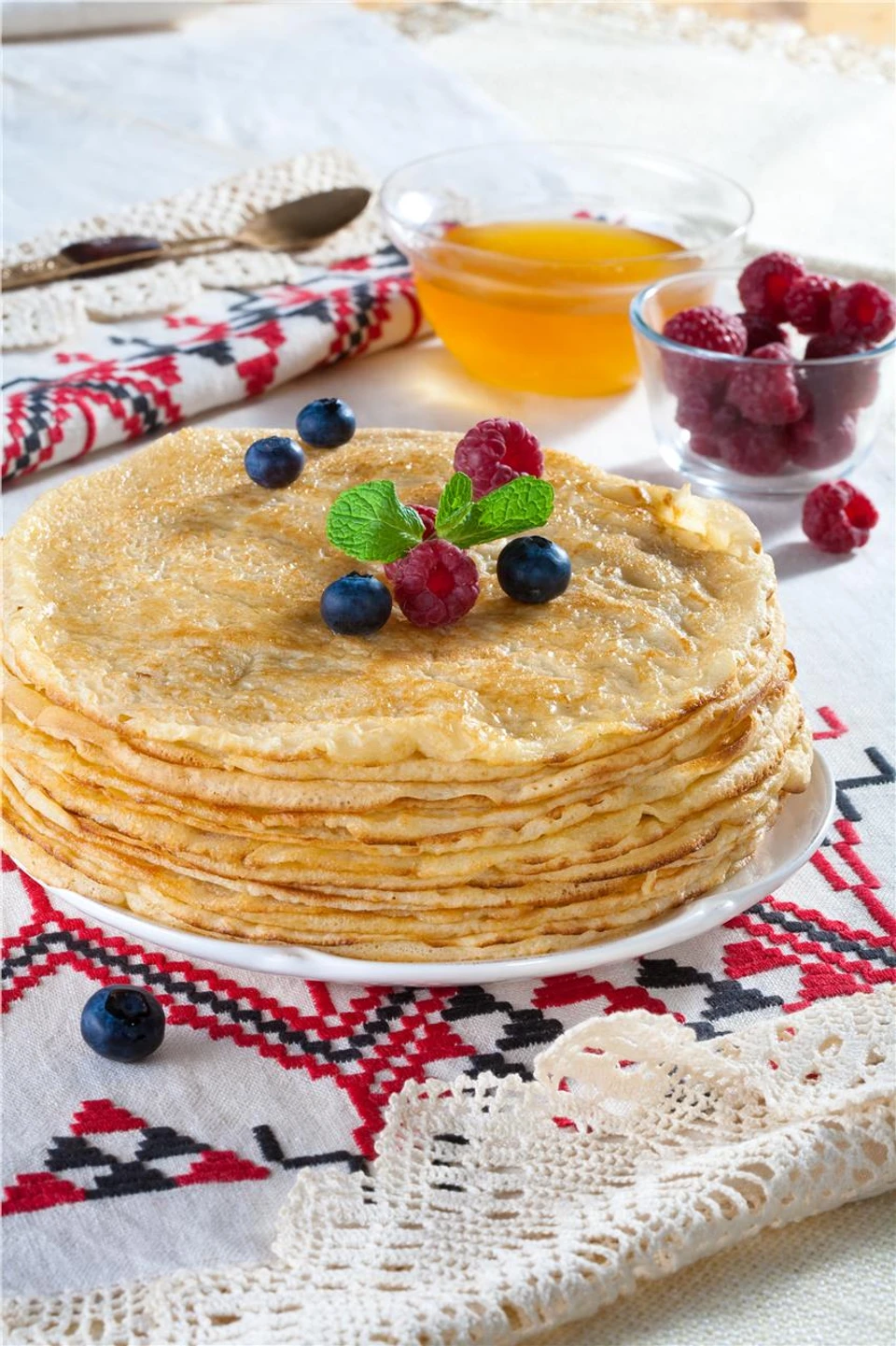 Классические русские блины на дрожжах - пошаговый рецепт с фото | Lisa.ru