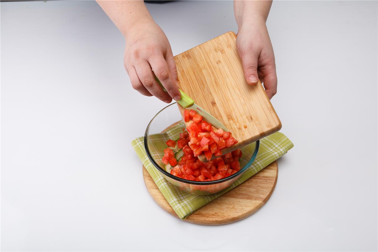 Слоеный салат с жареным перцем - фото шага 4