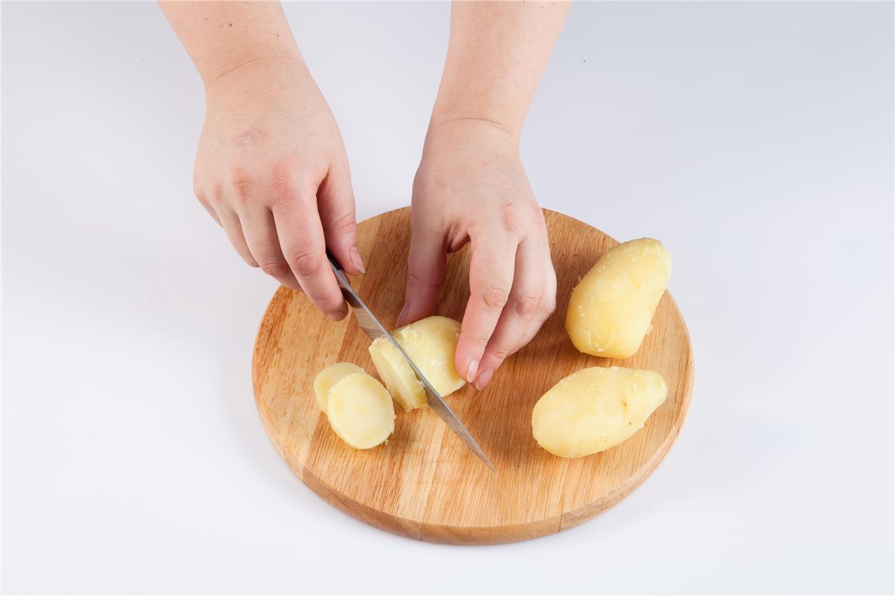 Сытная закуска с щавелем и картофелем - фото шага 2