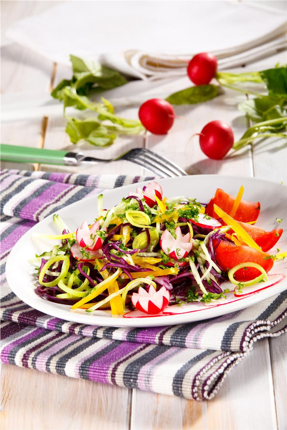 Витаминный салат с черемшой