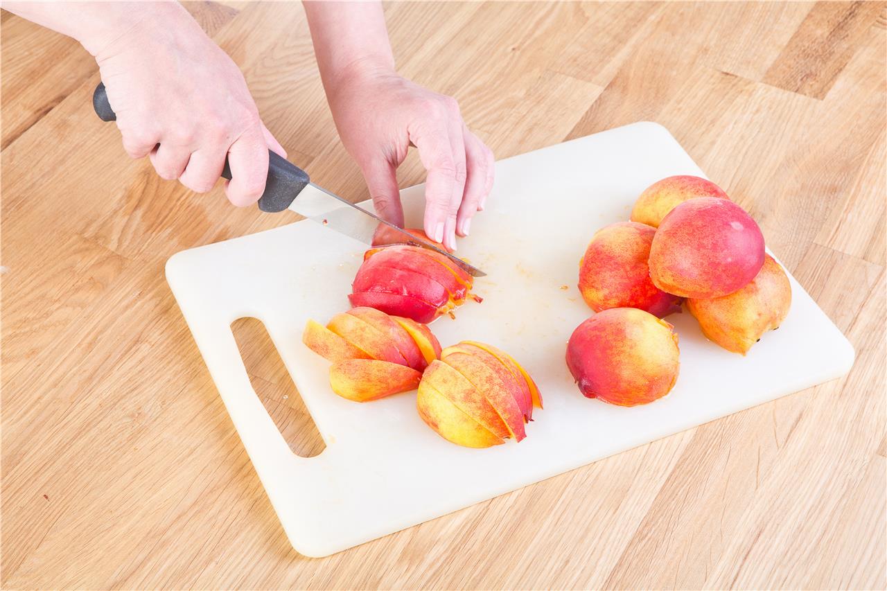Клафути с персиками - фото шага 2