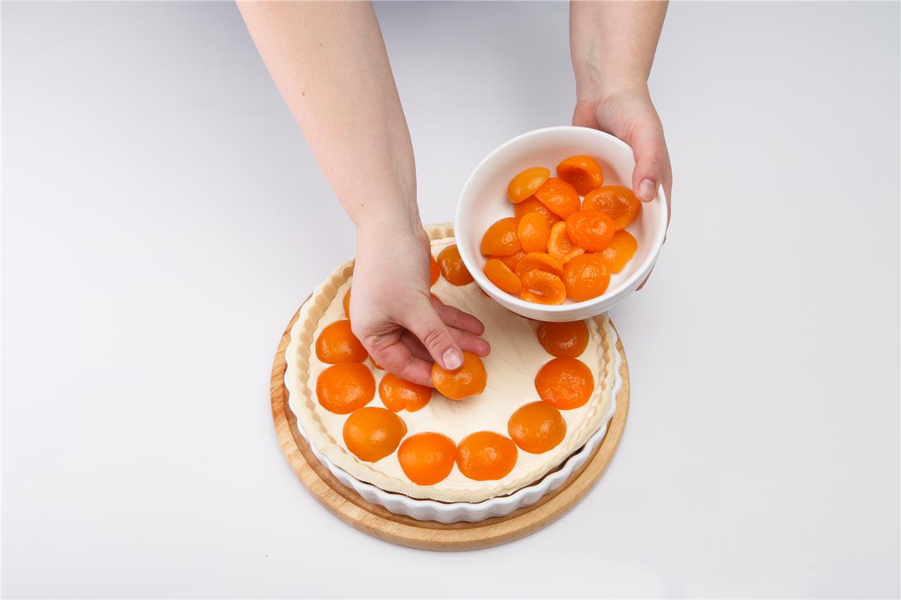 Творожник с консервированными абрикосами - фото шага 4