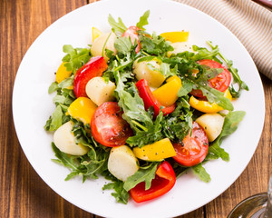 12 интересных способов подачи салатов: вашим гостям это понравится!