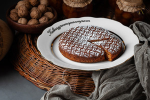Рецепт от шефа: постный пирог с медом и грецким орехом