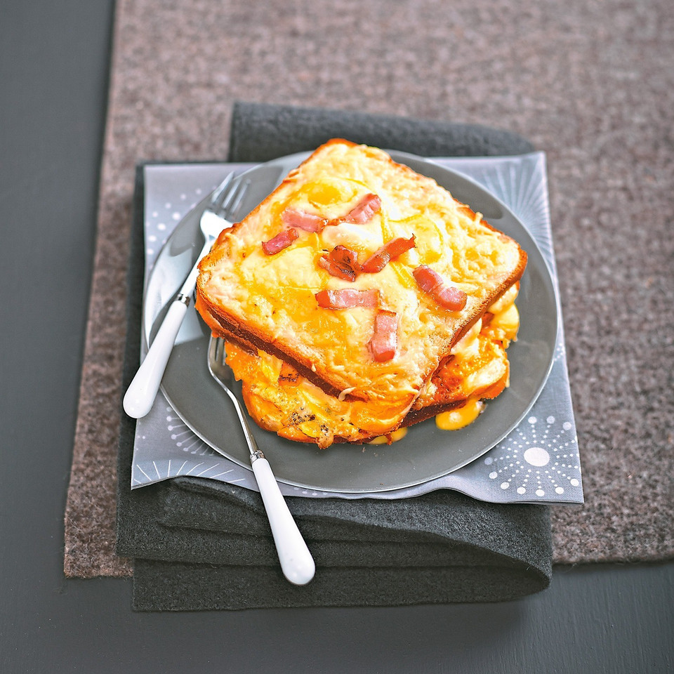Горячий завтрак: рецепт тостов по-тирольски