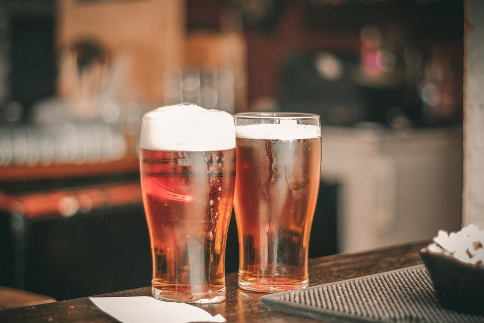 По бутылочке: вредно ли безалкогольное пиво и как часто его можно пить