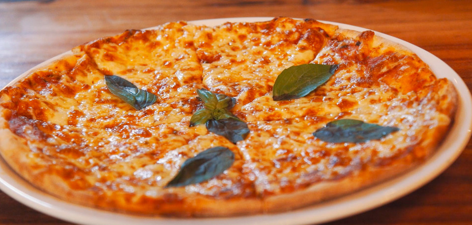 Рецепт пиццы маргариты: готовим как в ресторане (видео)