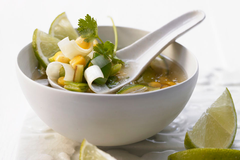 Кукурузный суп с луком-пореем и имбирем