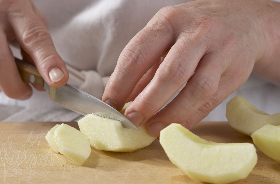 Карпаччо из свеклы с яблочно-имбирным соусом - фото шага 3