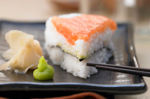 Суши-торт с красной рыбой