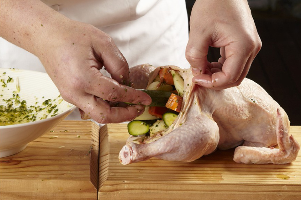 Курица с овощами и картофелем - фото шага 3
