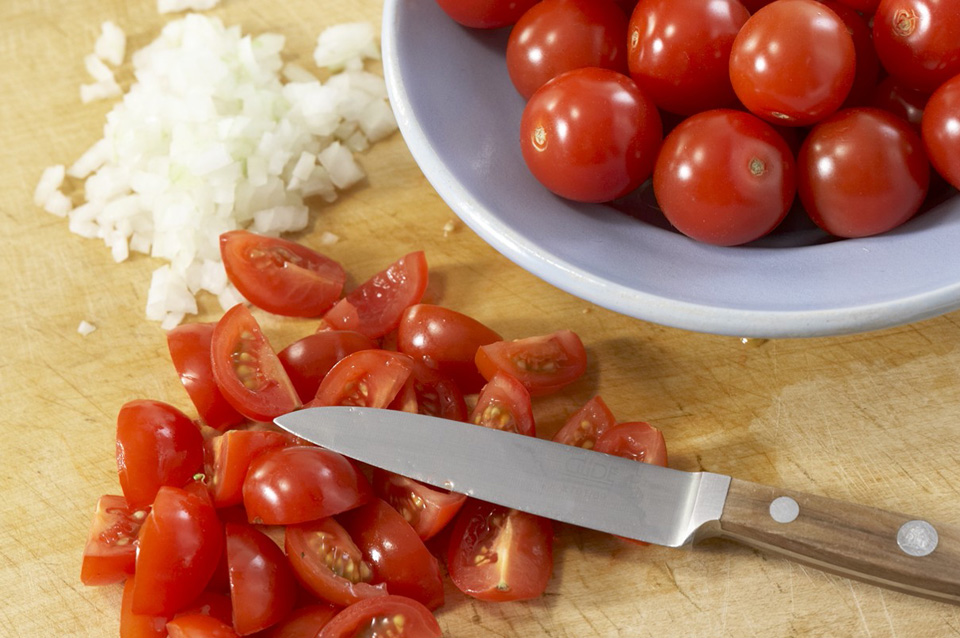Паста с помидорами черри и мидиями - фото шага 5