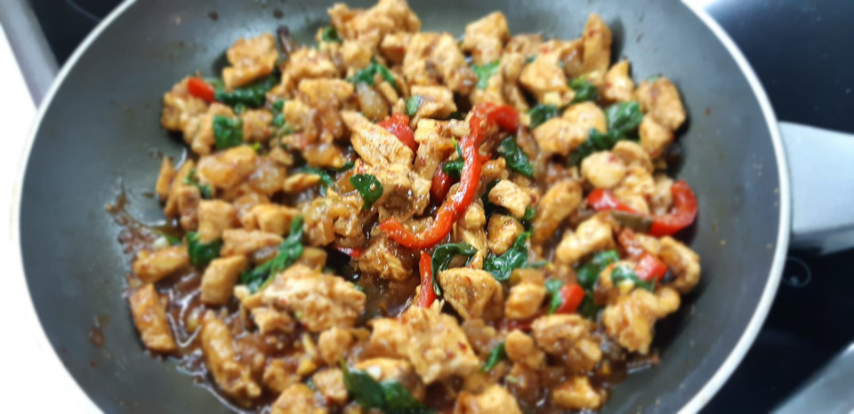 Курица с базиликом – пошаговый рецепт приготовления с фото