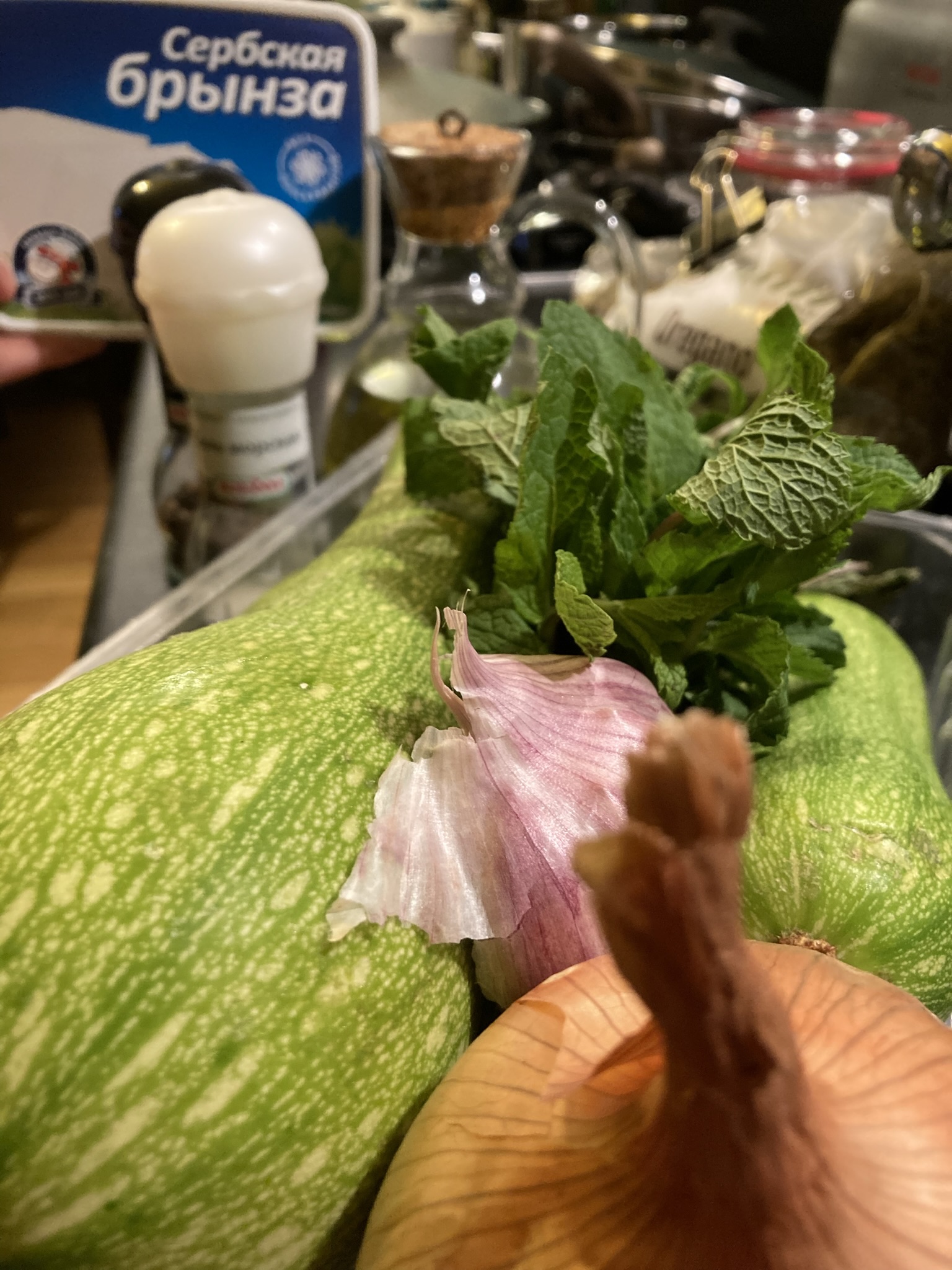 Нежная индейка с овощами по-гречески - фото шага 1