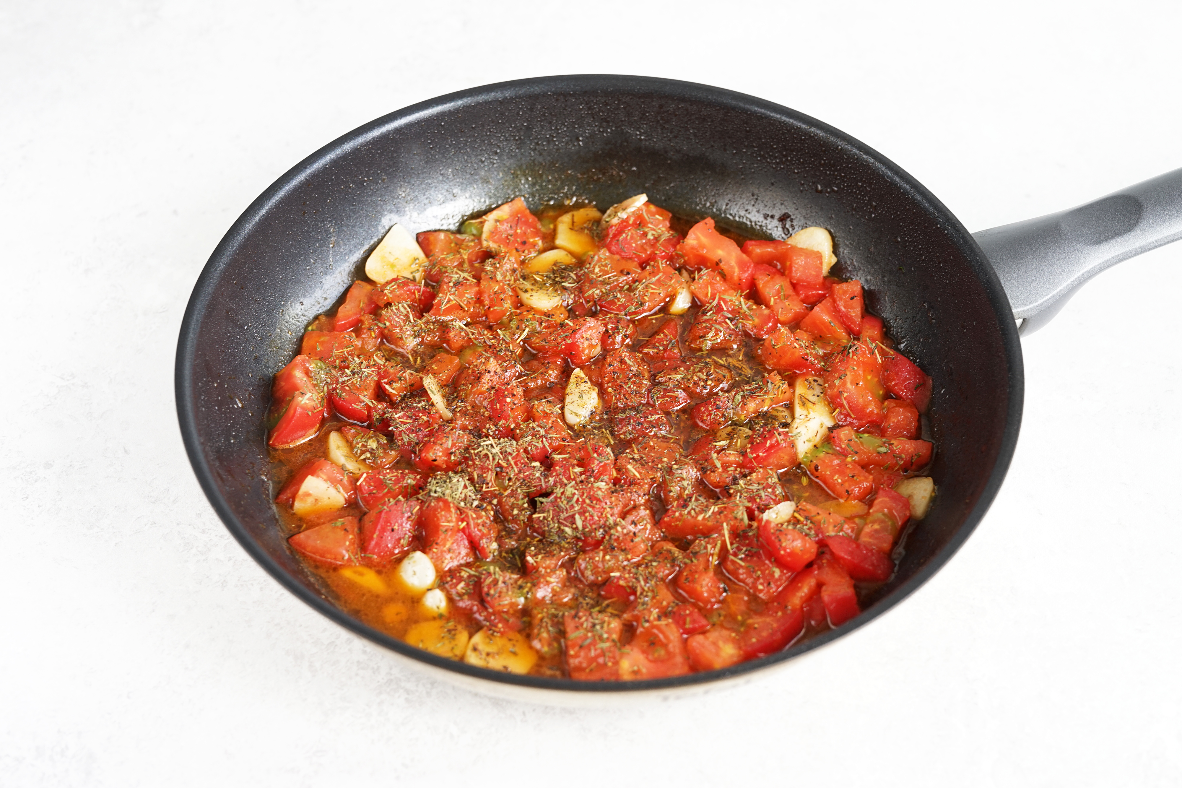Запеченные баклажаны с томатным соусом - фото шага 2
